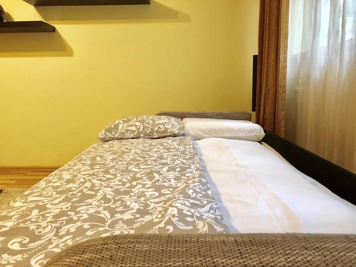 Cozy And Clean Apartment, Near National Arena Bukarest Eksteriør billede