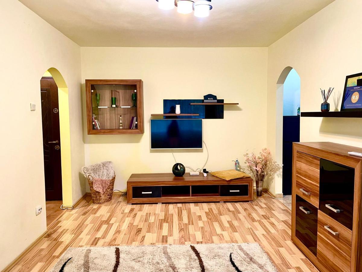 Cozy And Clean Apartment, Near National Arena Bukarest Eksteriør billede