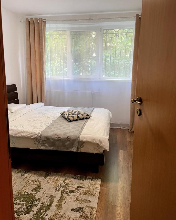 Cozy And Clean Apartment, Near National Arena Bukarest Eksteriør billede